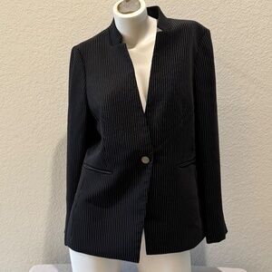 Women's Size 8 Petite Tahari Arthur S. Levine Black and White Pinstriped Blazer